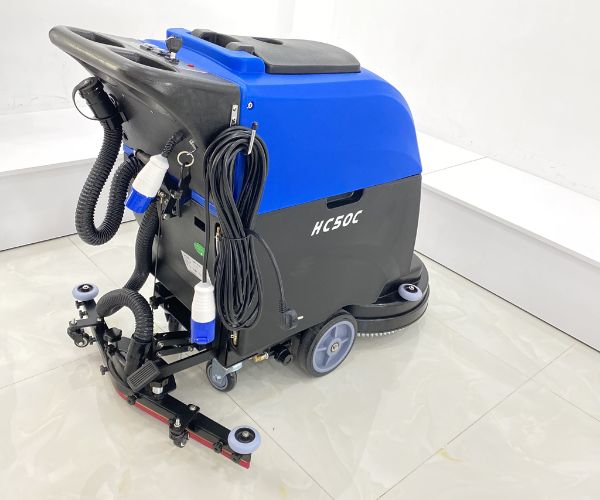 Máy chà sàn liên hợp hoàn chỉnh sau khi lắp ráp xong